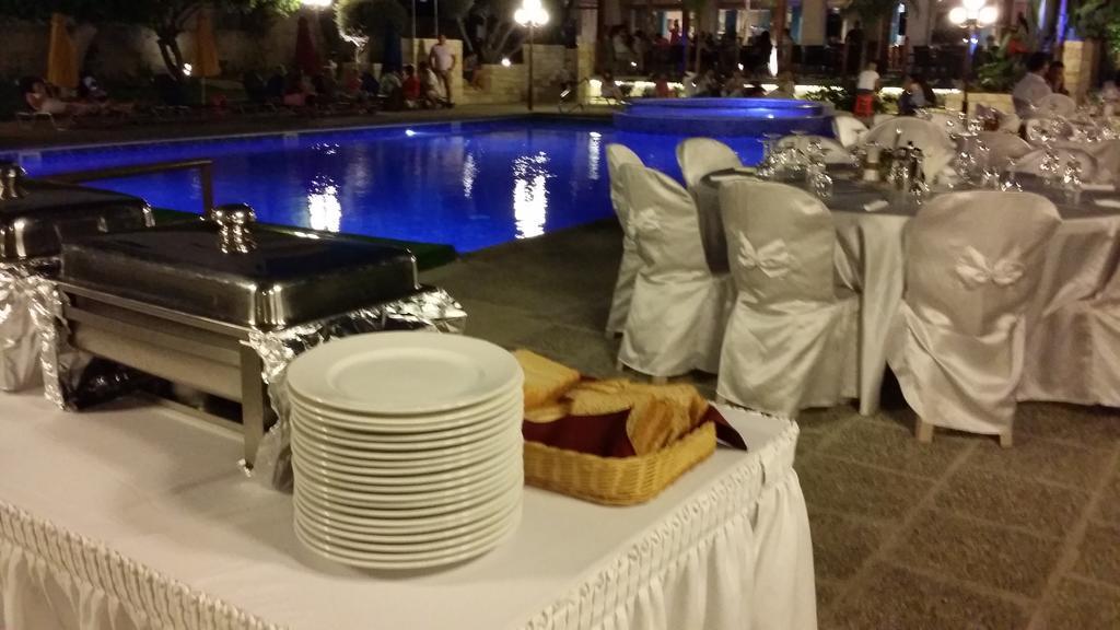 The Caravel Hotel Лимасол Екстериор снимка